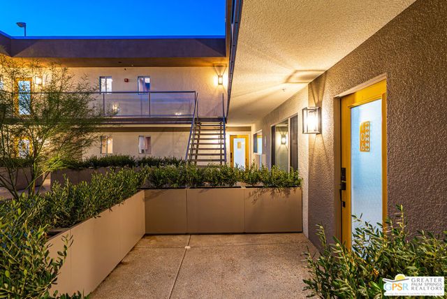 588 E San Lorenzo Road 103, Palm Springs, CA 92264