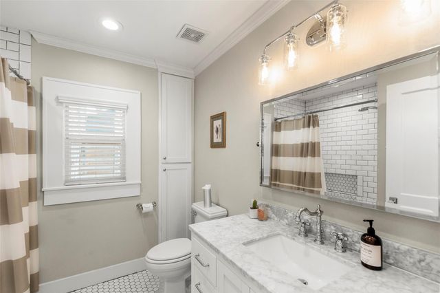 1136 Winston Street, Houston, TX 77009