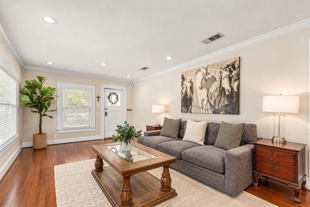1136 Winston Street, Houston, TX 77009