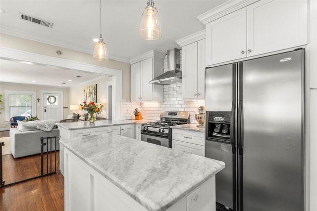 1136 Winston Street, Houston, TX 77009