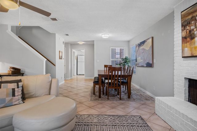 3208 Twinberry CV A, Austin, TX 78746