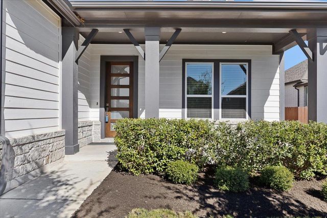 908 Knowles DR, Hutto, TX 78634