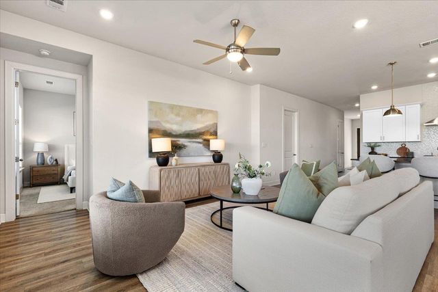 908 Knowles DR, Hutto, TX 78634