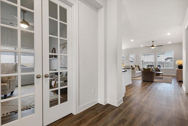 908 Knowles DR, Hutto, TX 78634