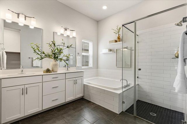 908 Knowles DR, Hutto, TX 78634