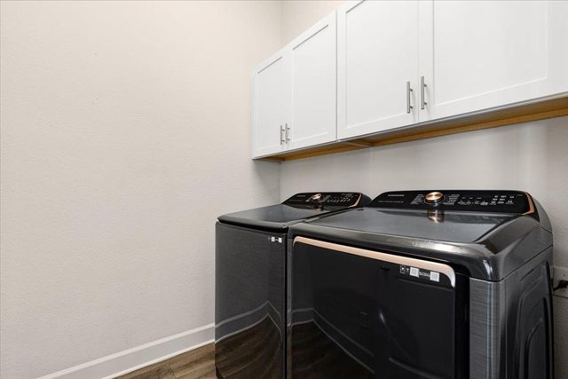 908 Knowles DR, Hutto, TX 78634