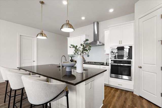 908 Knowles DR, Hutto, TX 78634