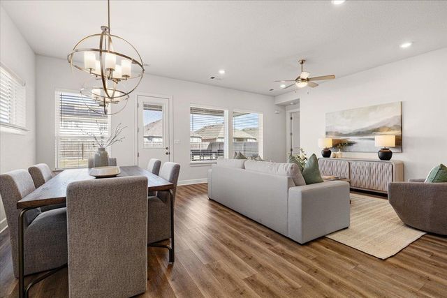 908 Knowles DR, Hutto, TX 78634