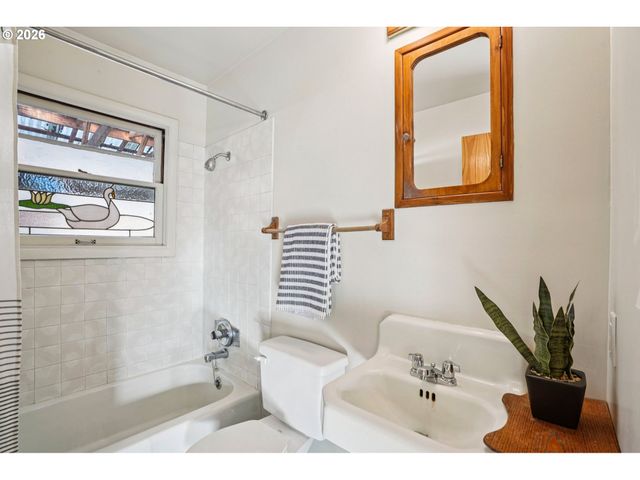 4415 Se 35TH Pl, Portland, OR 97202