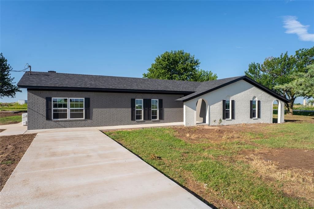 1303 County Road 1300, Chickasha, OK 73018
