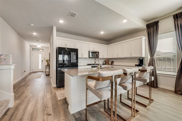 1201 Cinco Treaty Trail, Fort Worth, TX 76052