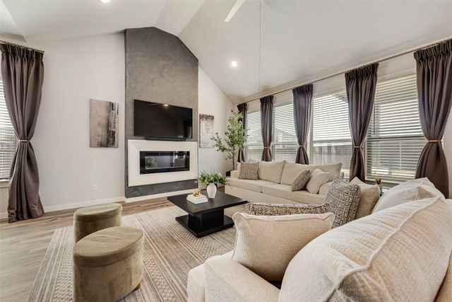 1201 Cinco Treaty Trail, Fort Worth, TX 76052