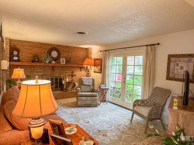 3509 Janene Way, Bakersfield, CA 93306