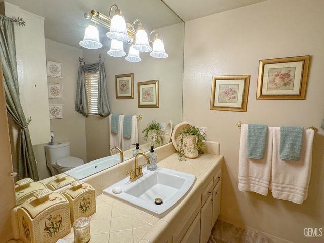 3509 Janene Way, Bakersfield, CA 93306