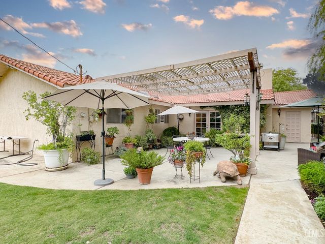 3509 Janene Way, Bakersfield, CA 93306