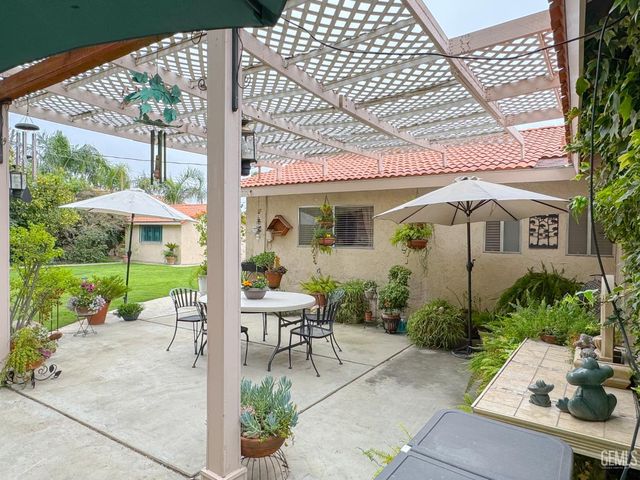 3509 Janene Way, Bakersfield, CA 93306