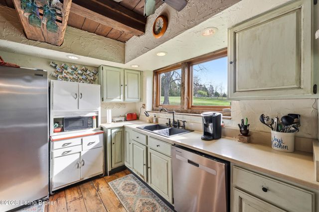 4100 Dana Rd, Crestwood, KY 40014