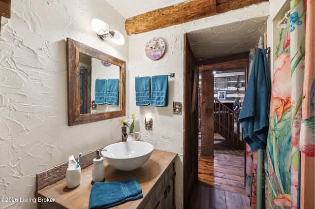 4100 Dana Rd, Crestwood, KY 40014