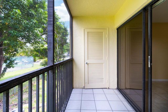 9022 NW 28th Dr 2-201, Coral Springs, FL 33065