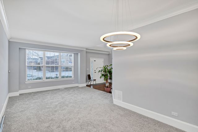 629 Waterford Lane, South Elgin, IL 60177