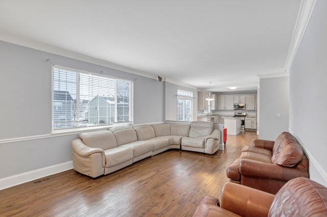 629 Waterford Lane, South Elgin, IL 60177