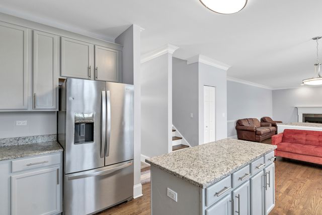 629 Waterford Lane, South Elgin, IL 60177