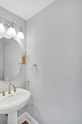 629 Waterford Lane, South Elgin, IL 60177