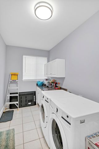 629 Waterford Lane, South Elgin, IL 60177