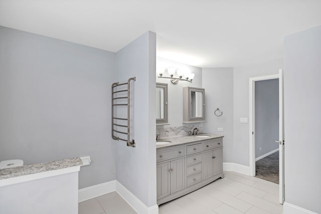 629 Waterford Lane, South Elgin, IL 60177