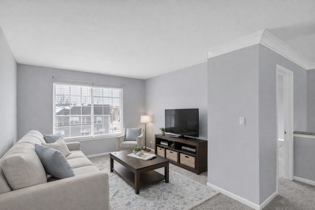 629 Waterford Lane, South Elgin, IL 60177