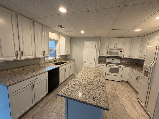 629 Waterford Lane, South Elgin, IL 60177