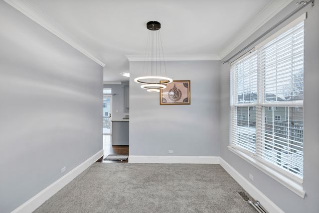 629 Waterford Lane, South Elgin, IL 60177