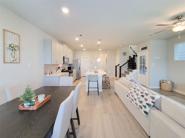 710 Seafoam Lane, Kemah, TX 77565