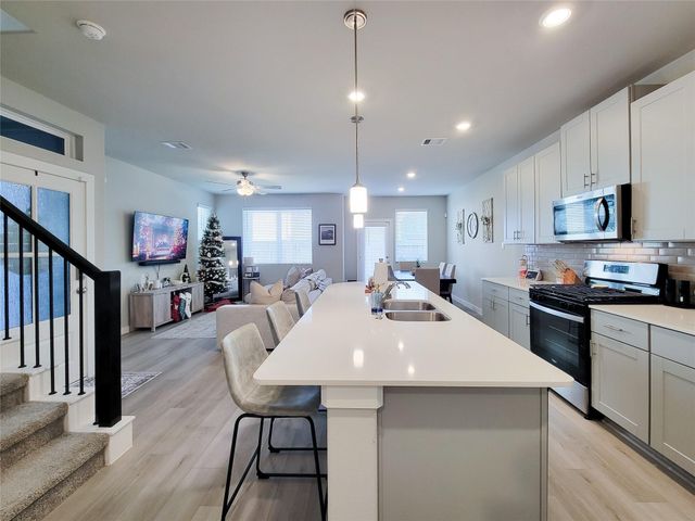 710 Seafoam Lane, Kemah, TX 77565