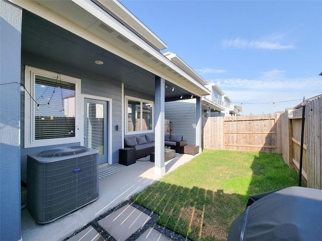 710 Seafoam Lane, Kemah, TX 77565