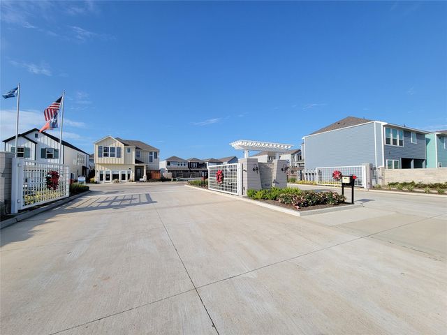 710 Seafoam Lane, Kemah, TX 77565