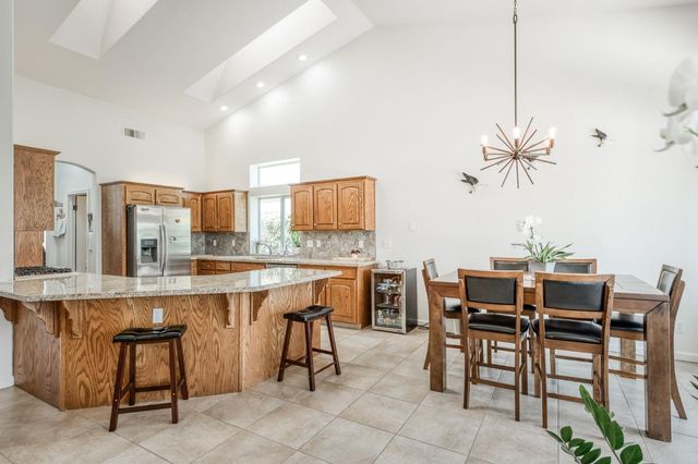 1671 E Granada Avenue, Fresno, CA 93720