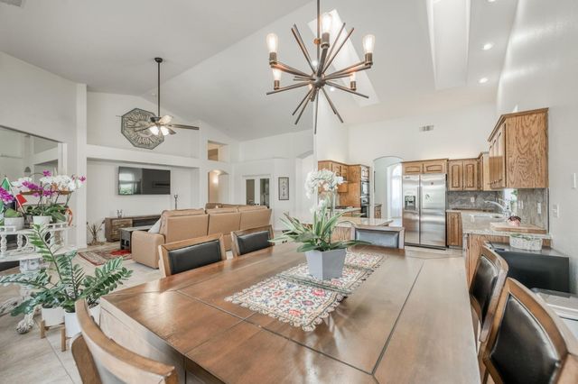 1671 E Granada Avenue, Fresno, CA 93720