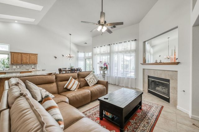 1671 E Granada Avenue, Fresno, CA 93720