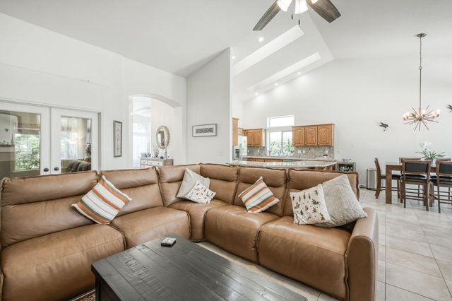 1671 E Granada Avenue, Fresno, CA 93720