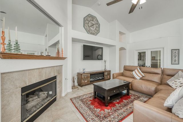 1671 E Granada Avenue, Fresno, CA 93720