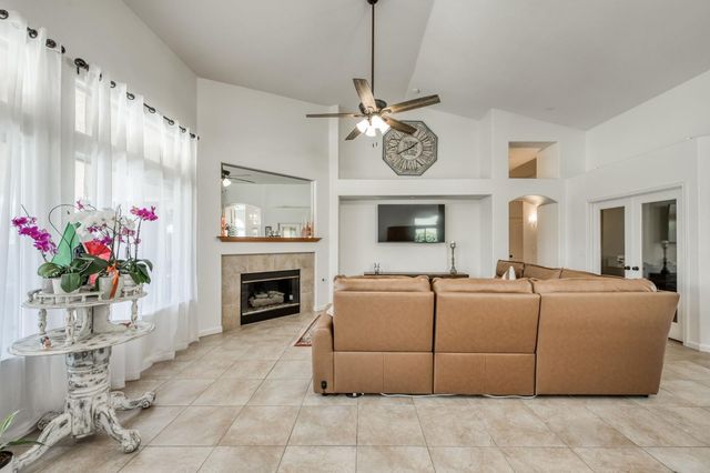 1671 E Granada Avenue, Fresno, CA 93720