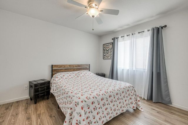 1671 E Granada Avenue, Fresno, CA 93720