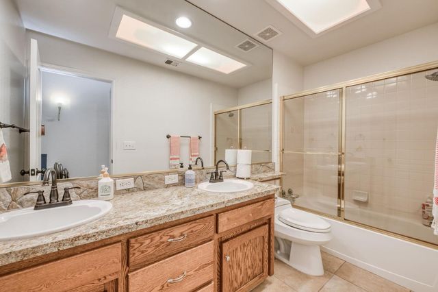 1671 E Granada Avenue, Fresno, CA 93720