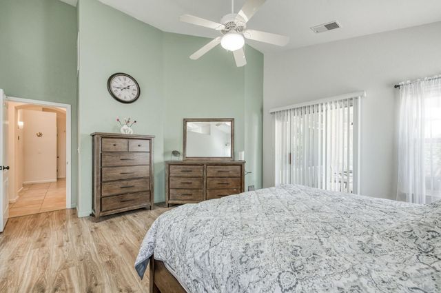 1671 E Granada Avenue, Fresno, CA 93720