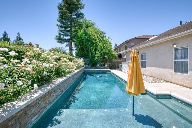 1671 E Granada Avenue, Fresno, CA 93720