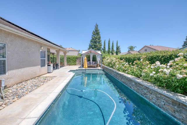 1671 E Granada Avenue, Fresno, CA 93720