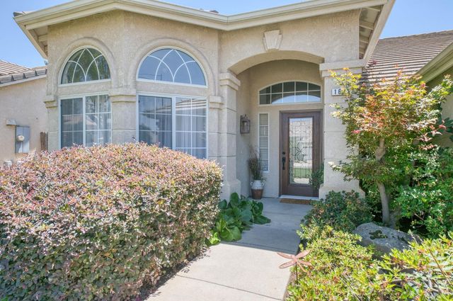 1671 E Granada Avenue, Fresno, CA 93720