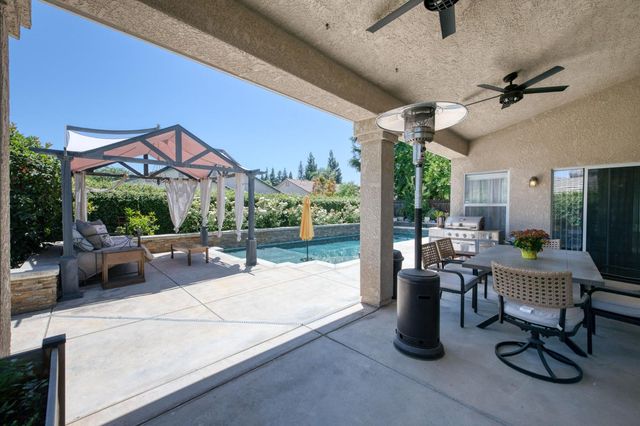1671 E Granada Avenue, Fresno, CA 93720