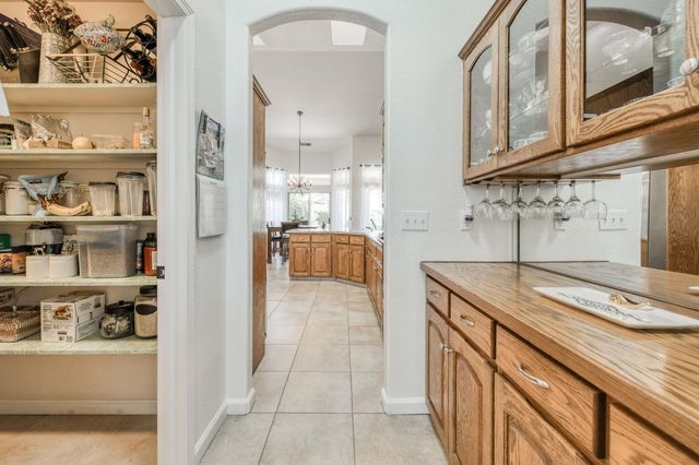 1671 E Granada Avenue, Fresno, CA 93720
